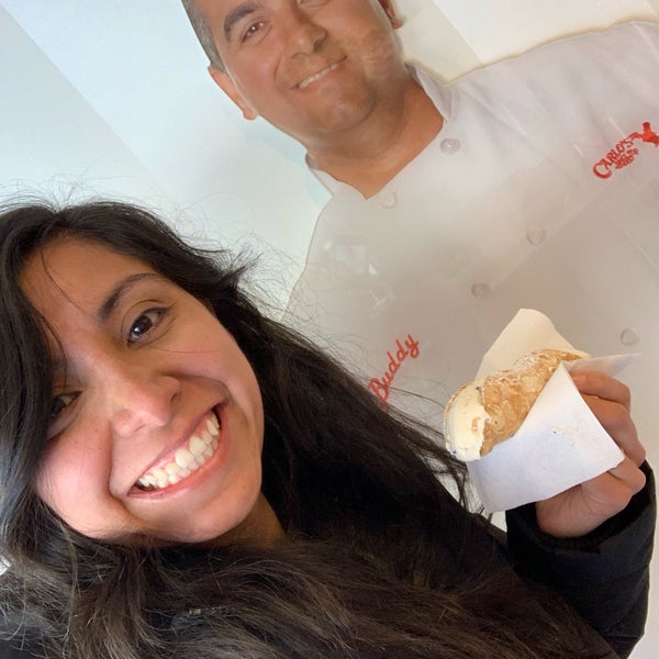 Foto tirada no(a) Carlo&#39;s Bake Shop por Ana Maria S. em 2/10/2019