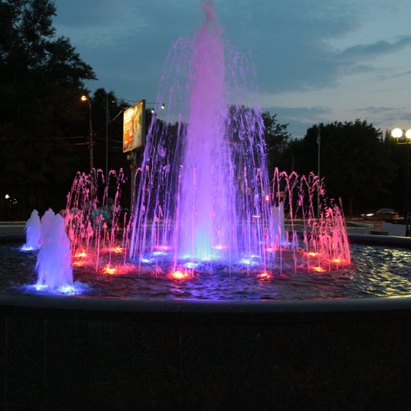 Площадь ленина фонтан орел. Ловчиково фонтан. Ловчиково-фонтаны. Ловчиково сити орловская область. Ловчиково орел.