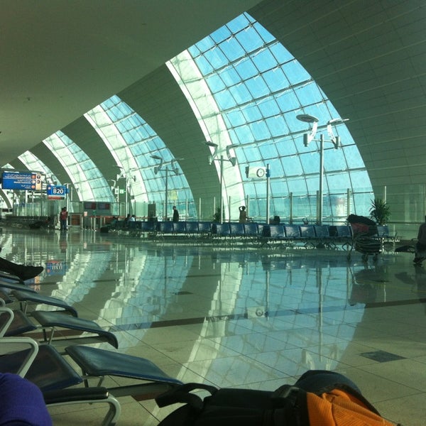 Gate B18 - Airport Gate in Dubai