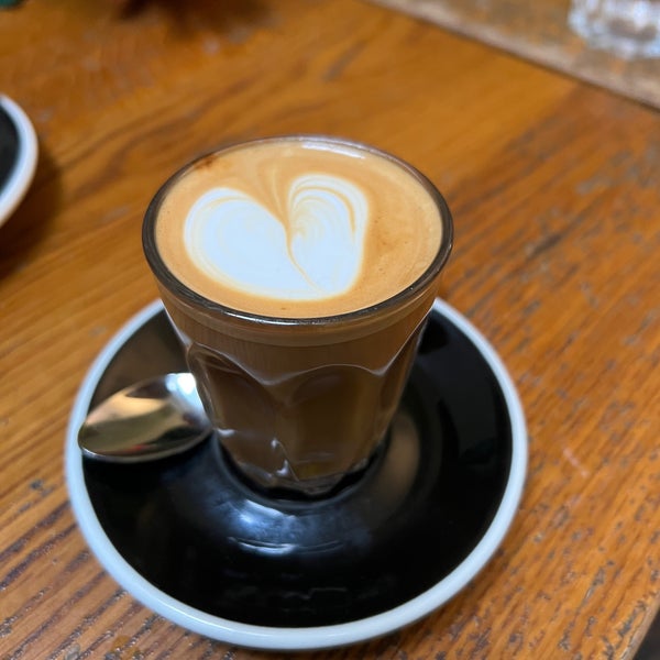 9/26/2022 tarihinde Ronak D.ziyaretçi tarafından Kaffeine'de çekilen fotoğraf