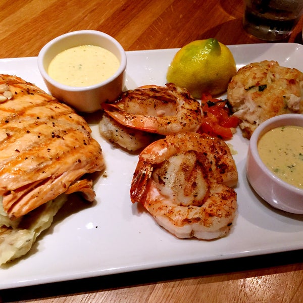 4/18/2015 tarihinde Vic W.ziyaretçi tarafından Devon Seafood &amp; Steak'de çekilen fotoğraf