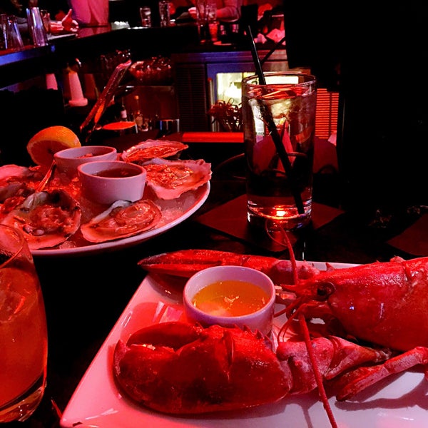 12/18/2014에 Vic W.님이 Devon Seafood &amp; Steak에서 찍은 사진