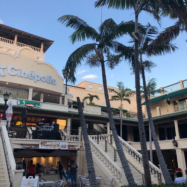 Photo taken at CocoWalk Shopping Center by Pablo R. on 1/13/2018