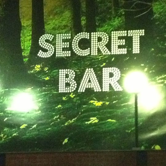 Das Foto wurde bei Secret Bar von Irina U. am 11/10/2012 aufgenommen
