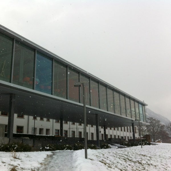 2/15/2013 tarihinde Simone B.ziyaretçi tarafından Universität • Liechtenstein'de çekilen fotoğraf