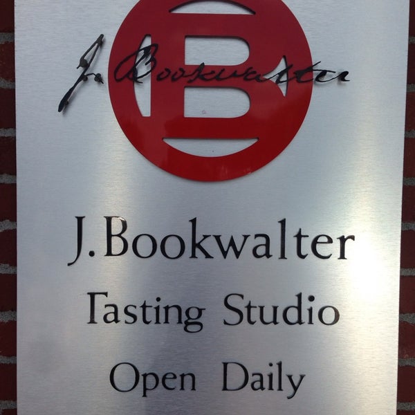 6/1/2014 tarihinde michael e.ziyaretçi tarafından J. Bookwalter Tasting Room'de çekilen fotoğraf