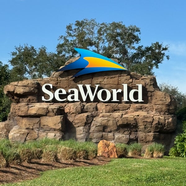 Photo taken at SeaWorld Orlando by Jay P. on 12/29/2023
