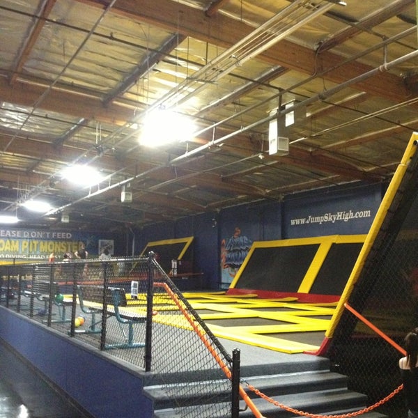 Photo taken at Sky High Sports Woodland Hills by Nicolás G. on 3/15/2013