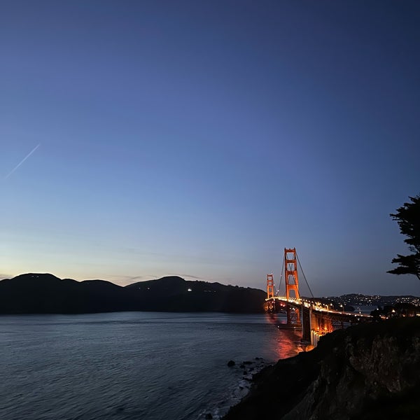 Foto diambil di Golden Gate Overlook oleh Eric A. pada 4/2/2023