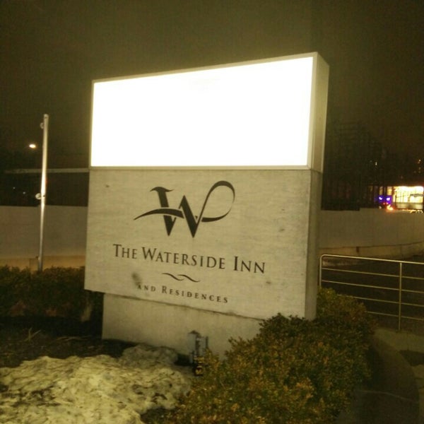 Waterside Inn Port Creditte Otel