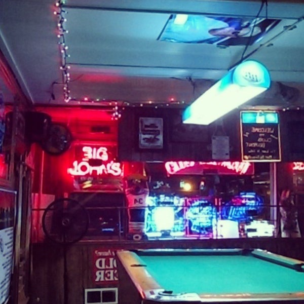 Club Belmont Bar in Chicago