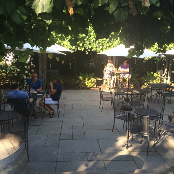 8/29/2015 tarihinde Calvin P.ziyaretçi tarafından The Lenz Winery'de çekilen fotoğraf