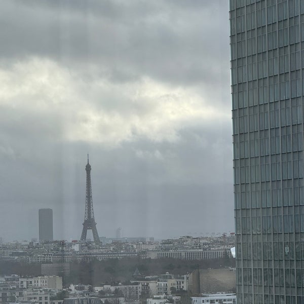 Foto diambil di Meliá La Défense Paris oleh Luis M. pada 12/29/2023