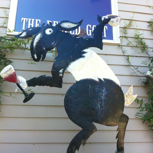 Снимок сделан в The Belted Goat пользователем Katherine O. 11/3/2012