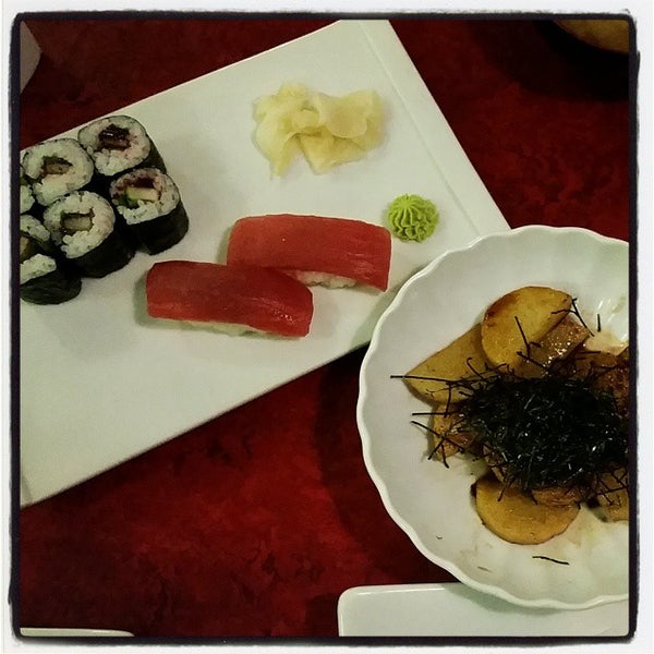 Photo taken at Tasuki Sushi Bistro by Gil A. on 11/25/2014