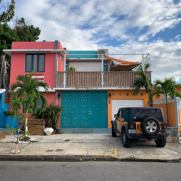 รูปภาพถ่ายที่ Coqui Del Mar Guest House โดย Adam G. เมื่อ 3/7/2019