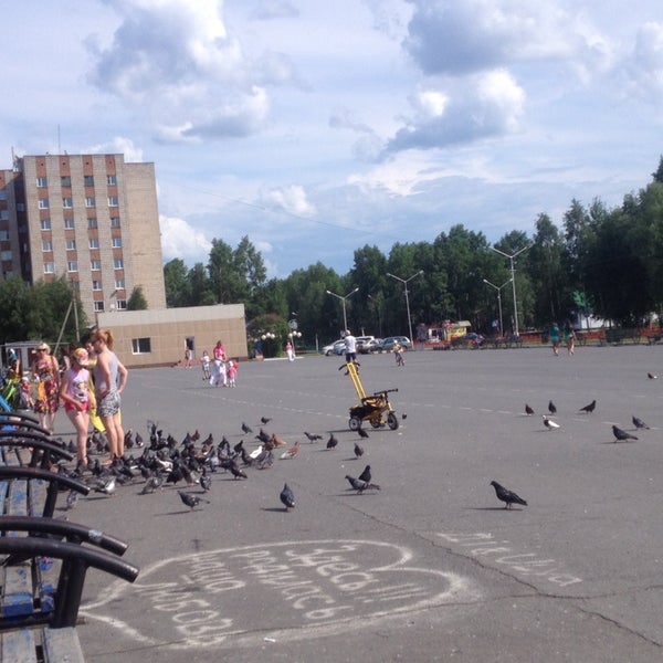 Площадь строителей