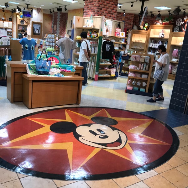 Fotos Em ディズニーストア お台場 台場1 7 1