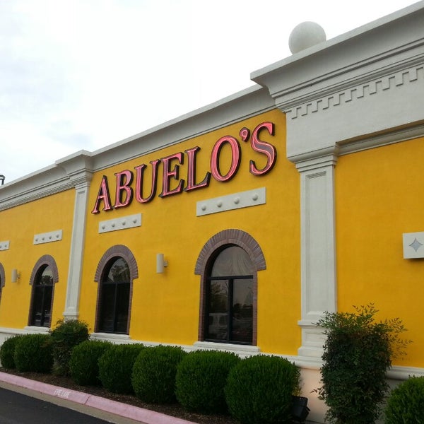 รูปภาพถ่ายที่ Abuelo&#39;s Mexican Restaurant โดย Allen G. เมื่อ 9/1/2013