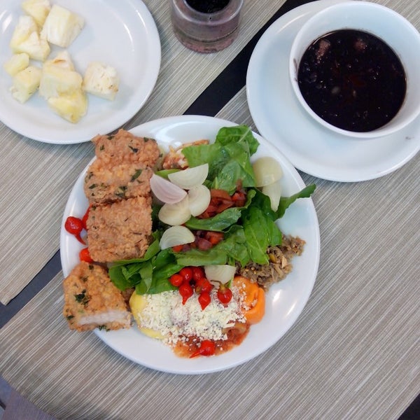 4/17/2014 tarihinde Nícolas K.ziyaretçi tarafından Don Basílio Restaurante'de çekilen fotoğraf