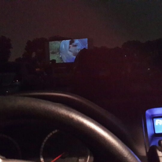 Photo taken at South Drive-In by Osama A. on 8/10/2014