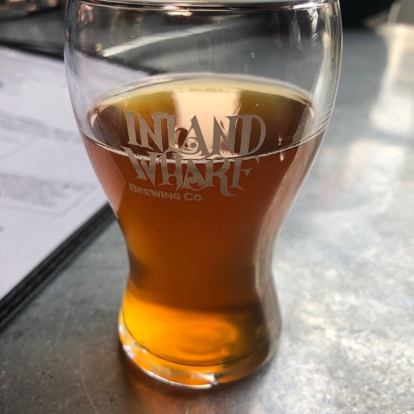 รูปภาพถ่ายที่ Inland Wharf Brewing โดย Mike R. เมื่อ 2/10/2019