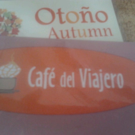 รูปภาพถ่ายที่ Café del Viajero โดย Julia S. เมื่อ 10/20/2012