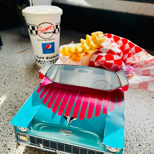 Photo taken at Boomer&#39;s Drive-In by Melissa ♡︎ on 11/6/2021