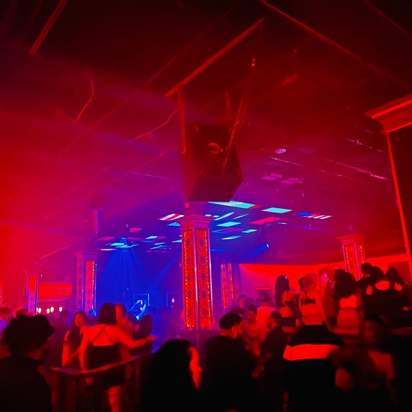 Foto tirada no(a) Sarajevo Lounge por Melissa ♡︎ em 6/5/2022