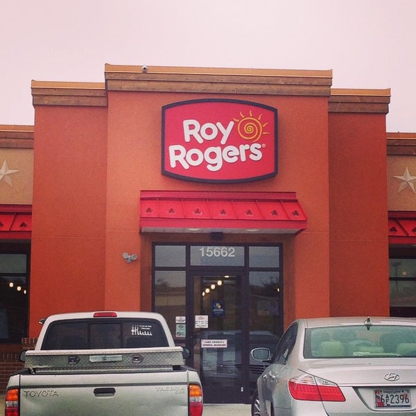 Photo taken at Roy Rogers by Roy H. on 10/10/2014
