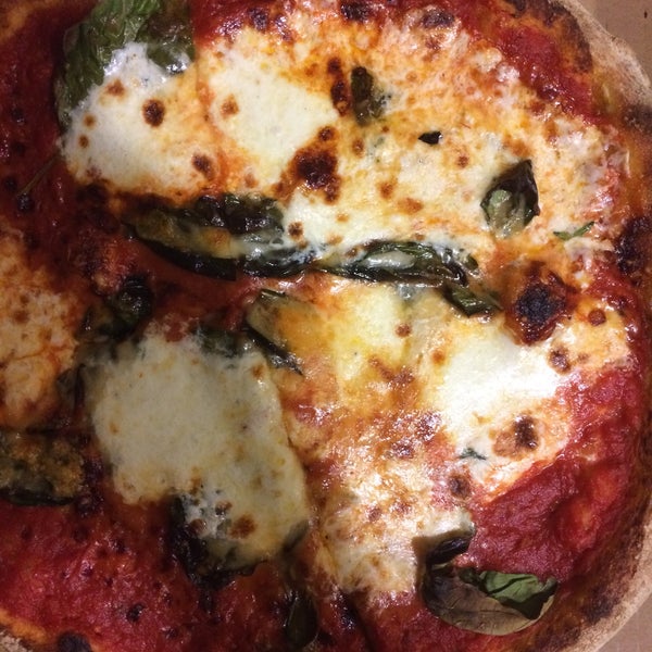 5/17/2015にCesar R.がPitfire Pizzaで撮った写真