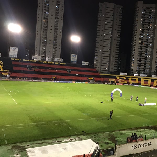 Photo taken at Estádio Adelmar da Costa Carvalho (Ilha do Retiro) by Bruno M. on 4/23/2018