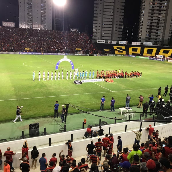 Foto tomada en Estádio Adelmar da Costa Carvalho (Ilha do Retiro)  por Bruno M. el 11/5/2018