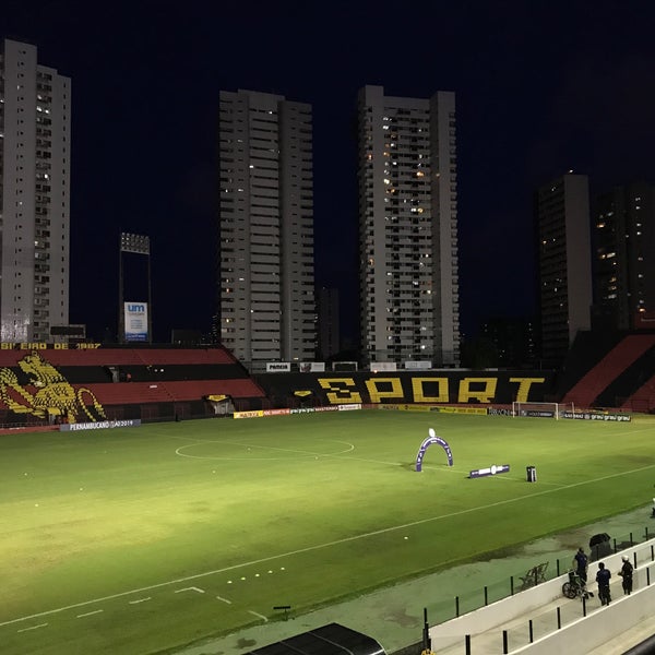 Foto scattata a Estádio Adelmar da Costa Carvalho (Ilha do Retiro) da Bruno M. il 3/13/2019