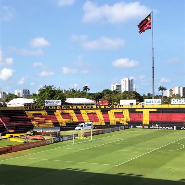 Photo taken at Estádio Adelmar da Costa Carvalho (Ilha do Retiro) by Bruno M. on 10/15/2017