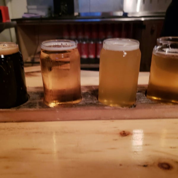 Foto tirada no(a) Knotty Brewing Co. por John N. em 8/7/2018