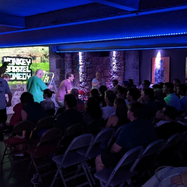 Photo taken at Monkey Barrel Comedy by Dave N. on 8/15/2022