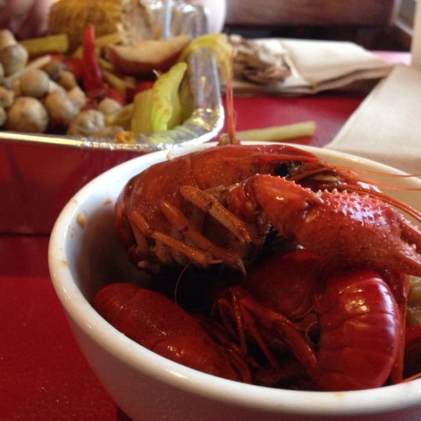 รูปภาพถ่ายที่ The Cajun Stop โดย Lee L. เมื่อ 4/27/2014