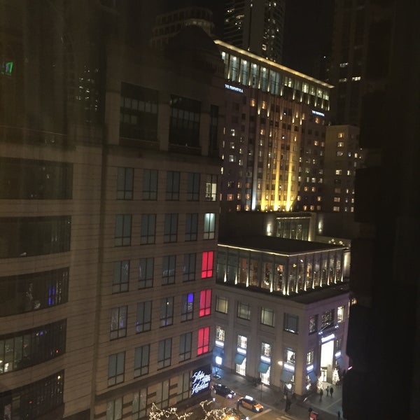 Foto tirada no(a) Warwick Allerton Hotel Chicago por Steve D. em 12/12/2015