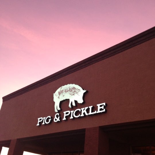 รูปภาพถ่ายที่ Pig &amp; Pickle โดย Ty L. เมื่อ 11/30/2012