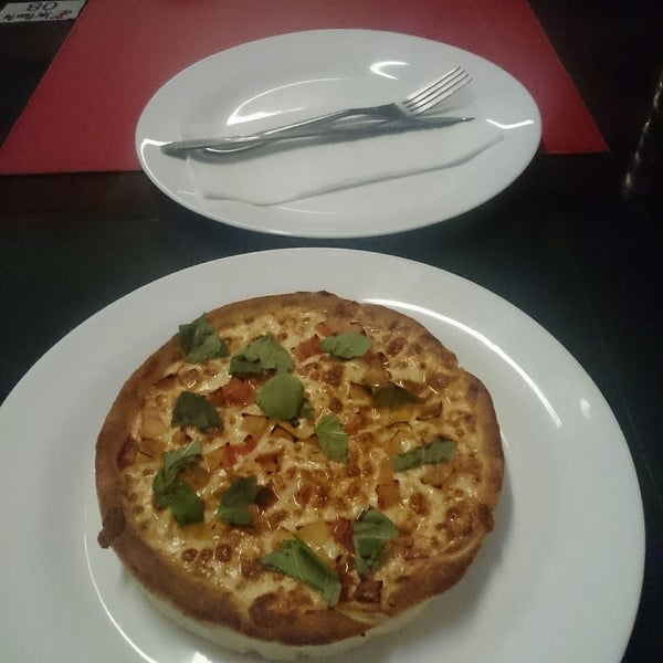 Super Pizza Pan e Brazza Burguer, em Mogi das Cruzes, tem vagas de