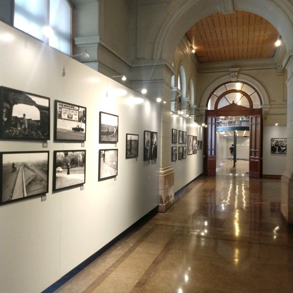 Foto tirada no(a) Centro Cultural Estación Mapocho por Charles R. em 3/4/2020