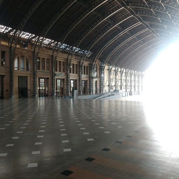 Foto tirada no(a) Centro Cultural Estación Mapocho por Charles R. em 3/4/2020