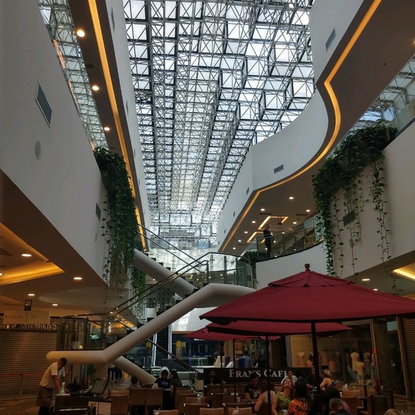 Photo taken at Brasília Shopping by Charles R. on 2/25/2020