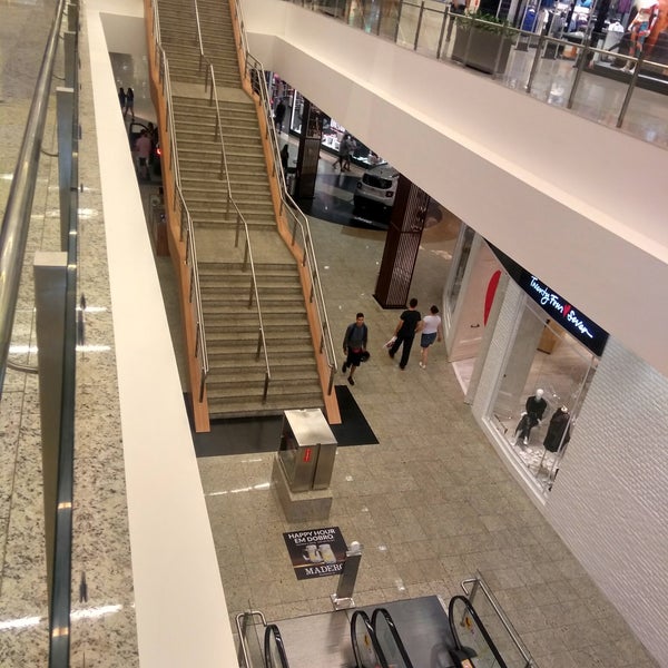 Foto diambil di Balneário Shopping oleh Charles R. pada 3/11/2018