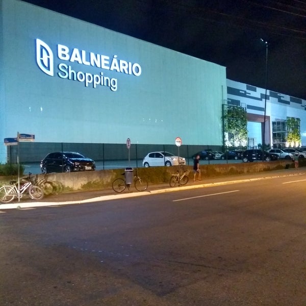 Foto tirada no(a) Balneário Shopping por Charles R. em 3/12/2018