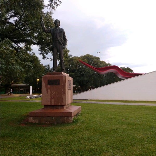 Снимок сделан в Auditório Ibirapuera Oscar Niemeyer пользователем Charles R. 2/18/2021