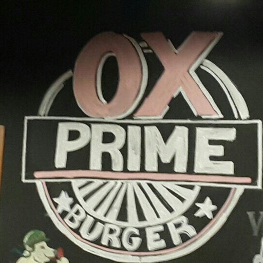 Photo taken at Ox Prime Burguer by Pedro C. on 8/31/2015