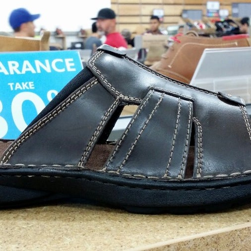 DSW Designer Shoe Warehouse Heartland Mississauga ON
