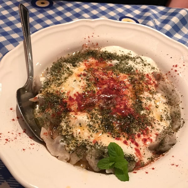 10/9/2016 tarihinde Sam S.ziyaretçi tarafından Anatolia Restaurant'de çekilen fotoğraf